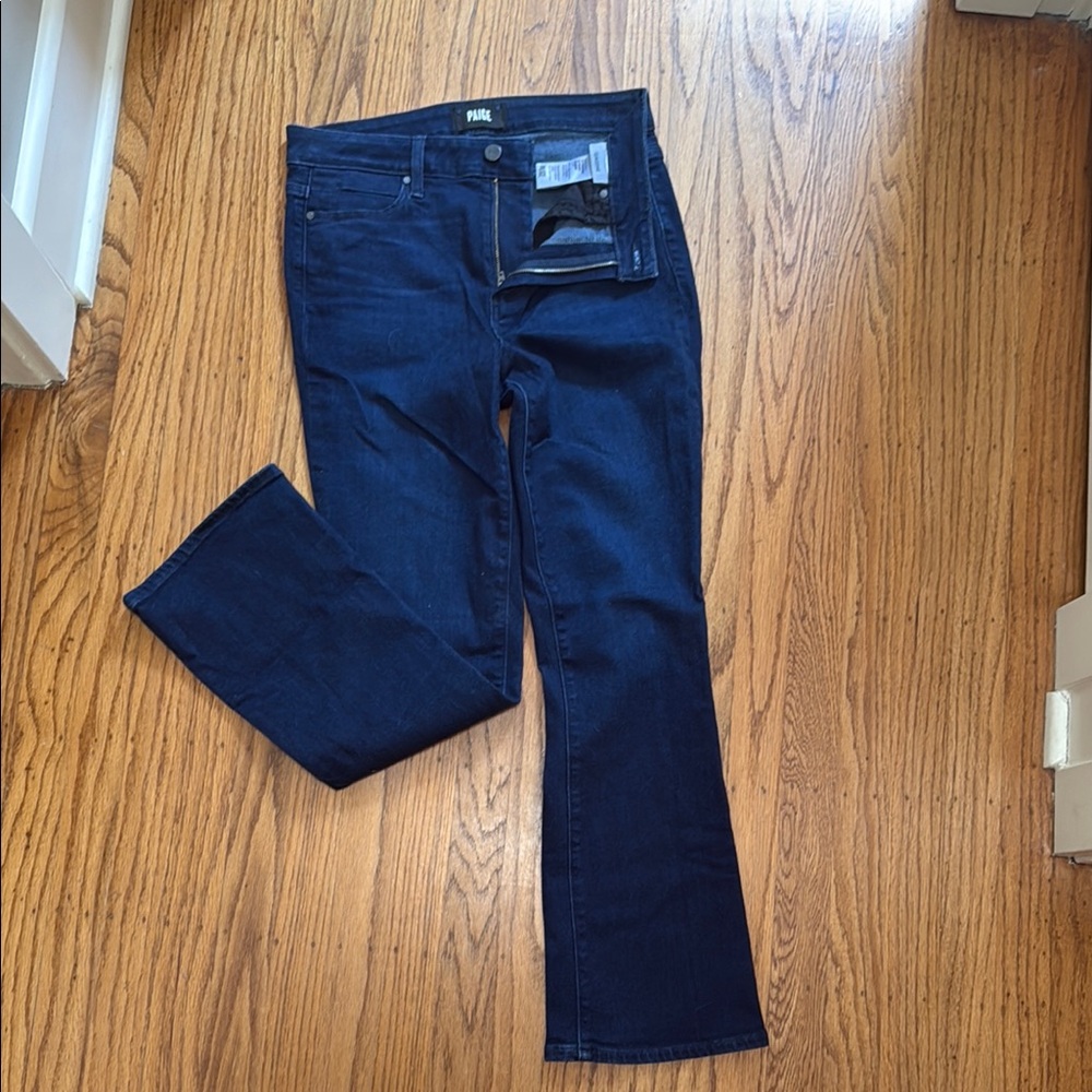 PAIGE Blue Slight Flare CLAUDINE Jeans Classic Fit